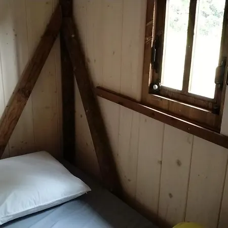 Camping De Fontaine Vieille *