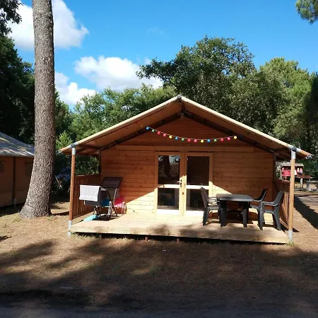 Camping De Fontaine Vieille *
