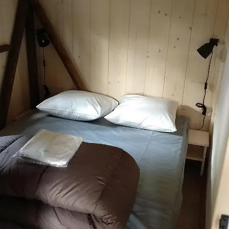 Camping De Fontaine Vieille *