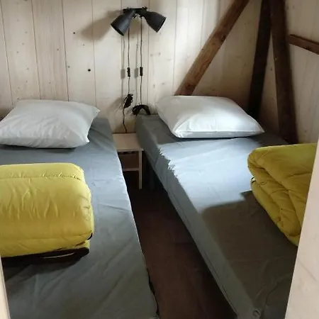 Camping De Fontaine Vieille *