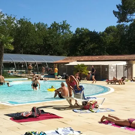 Campsite Camping De Fontaine Vieille *