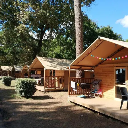 Campsite Camping De Fontaine Vieille *