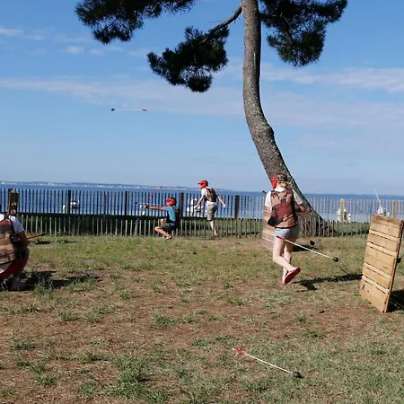 Camping De Fontaine Vieille *